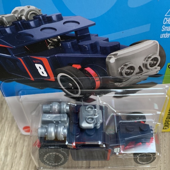 Hot Wheels Brick & Motor HW Experimotors 1/5 Mattel Hotwheels 25/250 MEGA BLOCK - Picture 5 of 6